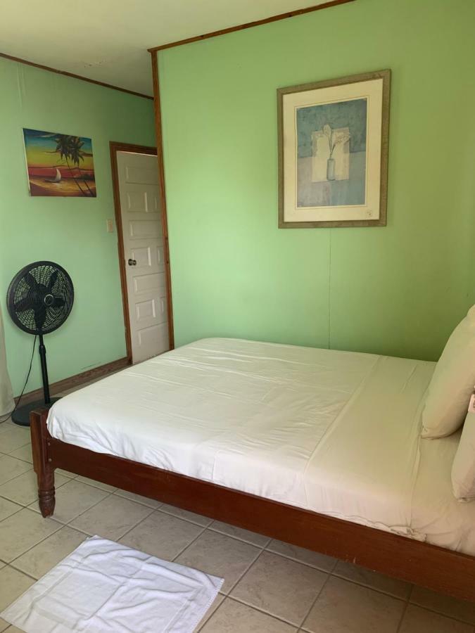 Blue Wave Guest House Caye Caulker Ngoại thất bức ảnh